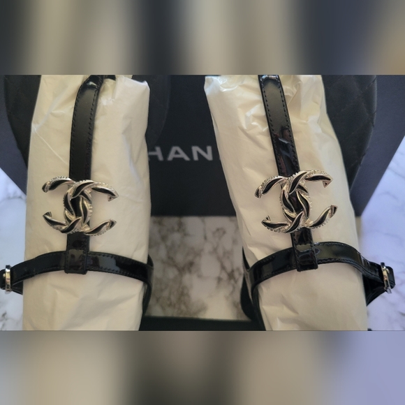 Authentic Chanel thong sandals - Picture 2 of 5